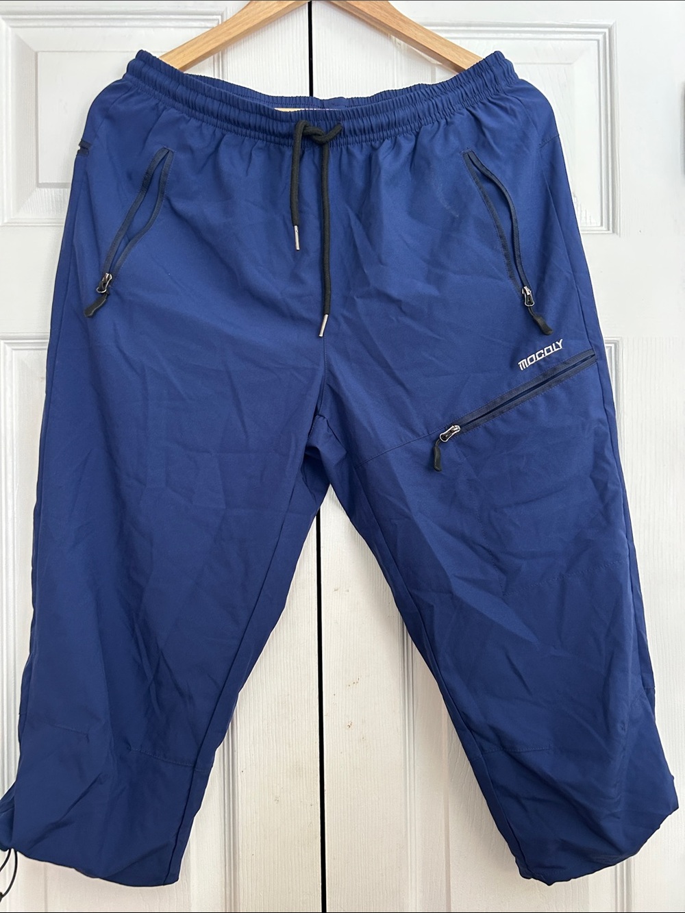 Upf 50 UV block  Men's Beige Active Travel Pants with Zip Pockets (New with tag)